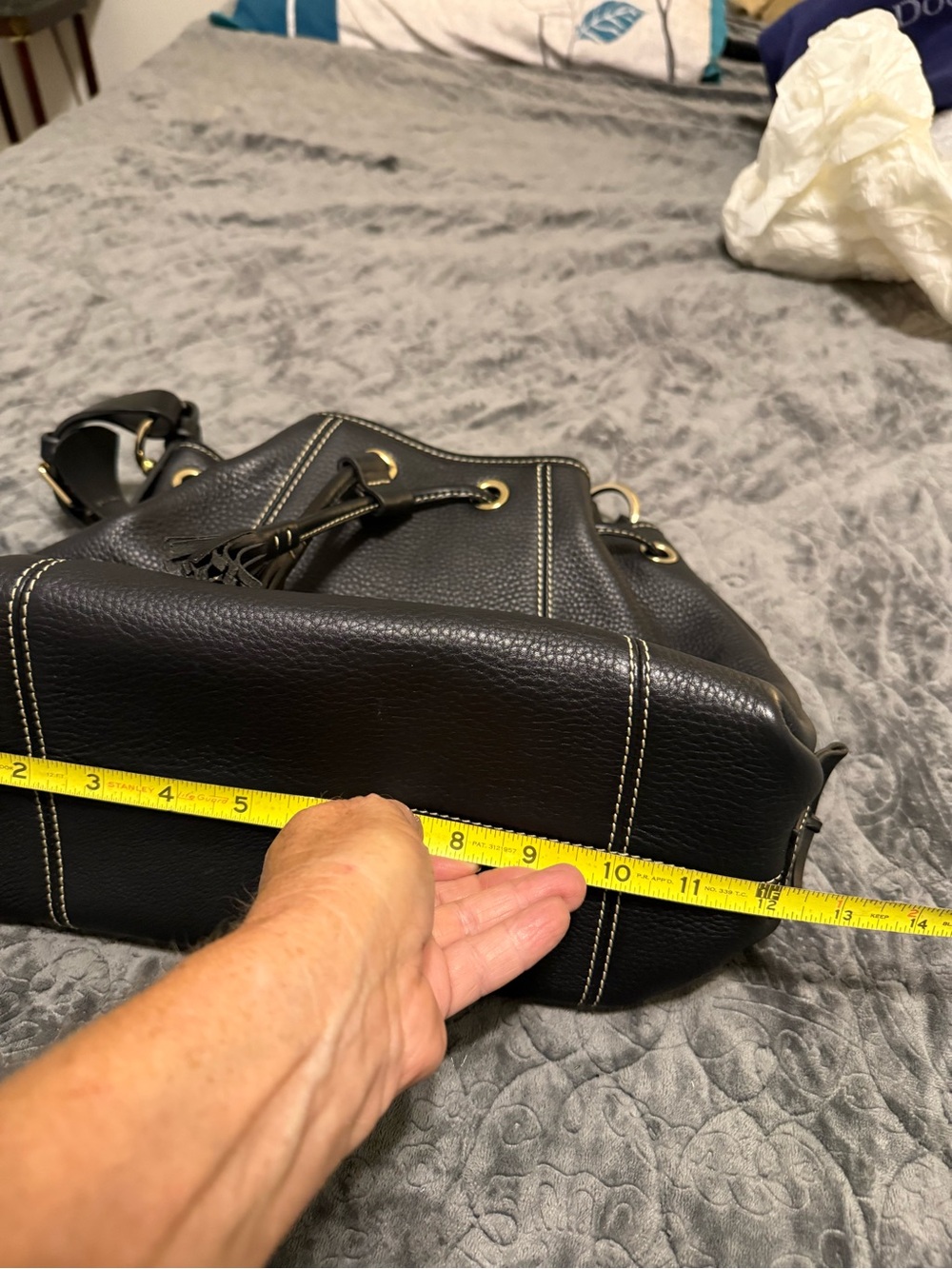 Black Leather Drawstring Bucket Bag - Picture 4 of 14